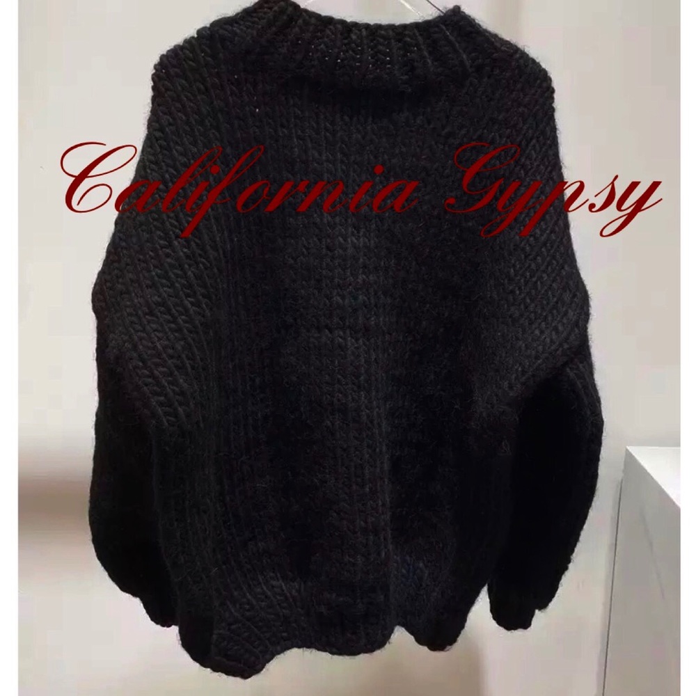 LAST ONE Oversized Knit Heart Sweater ❤️ - Picture 6 of 6